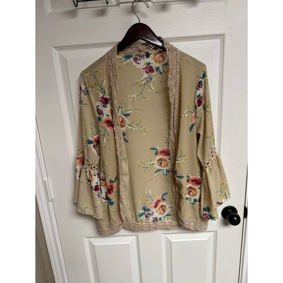 Medium Tan and White Floral Bell Sleeve Lace Cardigan - Picture 2 of 4